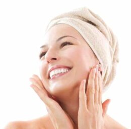 Дневной антивозрастной крем для лица SPF15 40+